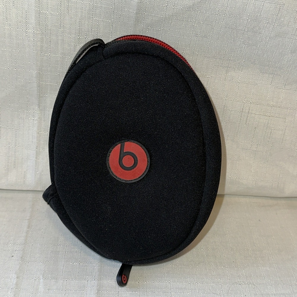 Genuine Beats by Dr. Dre Powerbeats Headphone Carrying Case‎ ONLY.  Black/Red